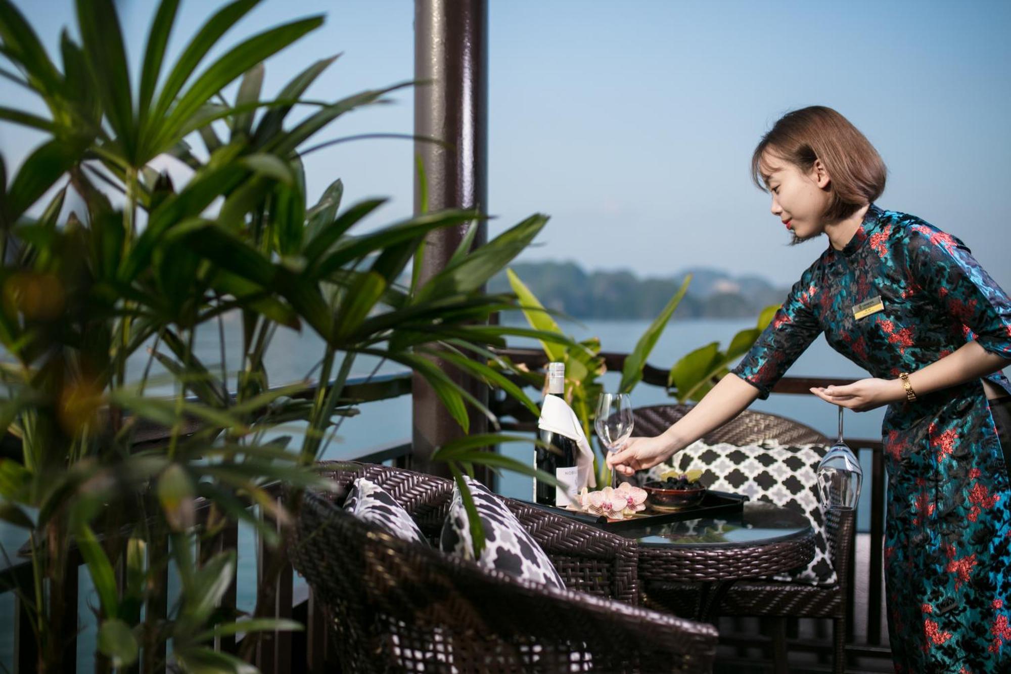 Genesis Luxury Regal Cruises 5* Hạ Long